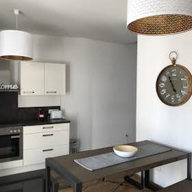 Apartment for rent for €1,500 per month in Vienna, Rotenhofgasse