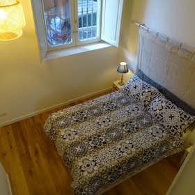 Apartment for rent for €1,200 per month in Turin, Via Mantova