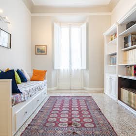 Apartment for rent for €3,300 per month in Florence, Viale Fratelli Rosselli