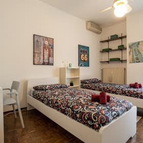 Shared room for rent for €440 per month in Milan, Via Martino Lutero
