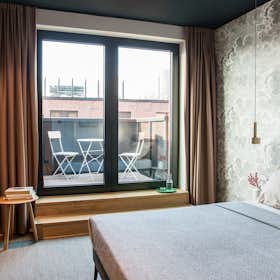 Studio for rent for €1,790 per month in Hamburg, Am Sandtorkai