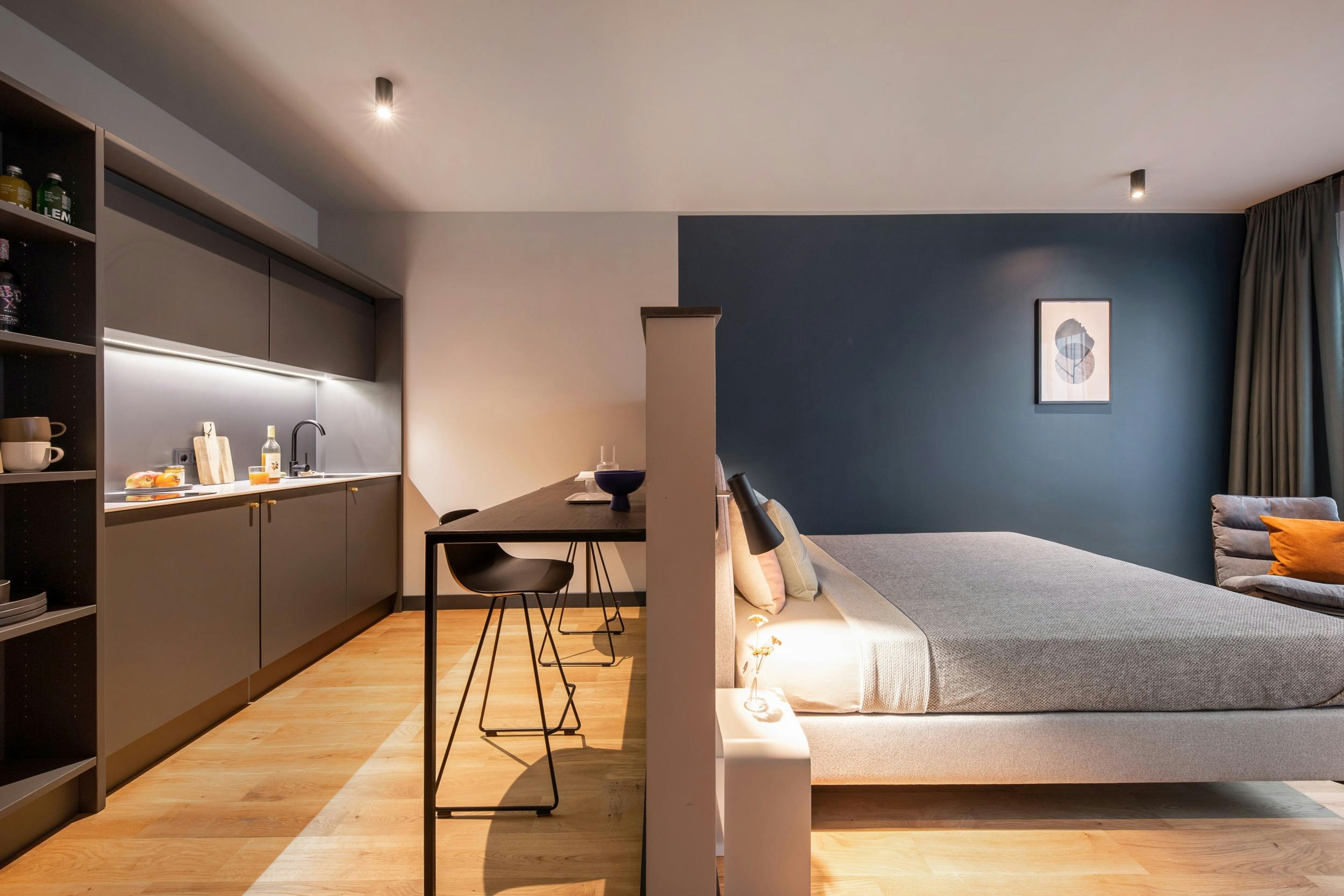 Studio for rent for €1,990 per month in Hamburg, Heckscherstraße