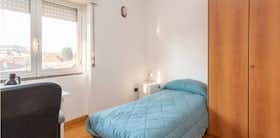 Shared room for rent for €390 per month in Pregnana Milanese, Via Carlo Pisacane