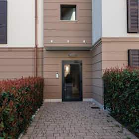 Wohnung zu mieten für 925 € pro Monat in Cassano d'Adda, Via Quintino di Vona