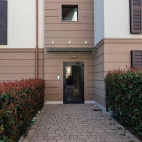 Appartamento for rent for 925 € per month in Cassano d'Adda, Via Quintino di Vona