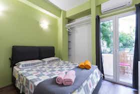Studio for rent for €650 per month in Athens, Komninon