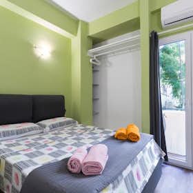 Studio for rent for €750 per month in Athens, Komninon