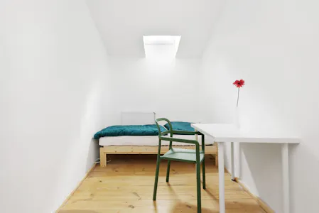 Private room for rent on Emdenzeile, Berlin, Berlin