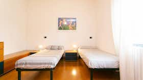 Mehrbettzimmer zu mieten für 390 € pro Monat in Pregnana Milanese, Via Carlo Pisacane
