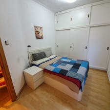 Apartment for rent for €950 per month in Barcelona, Carrer de Roc Boronat