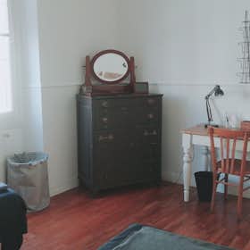 Apartment for rent for €1,500 per month in Florence, Via di Ripoli