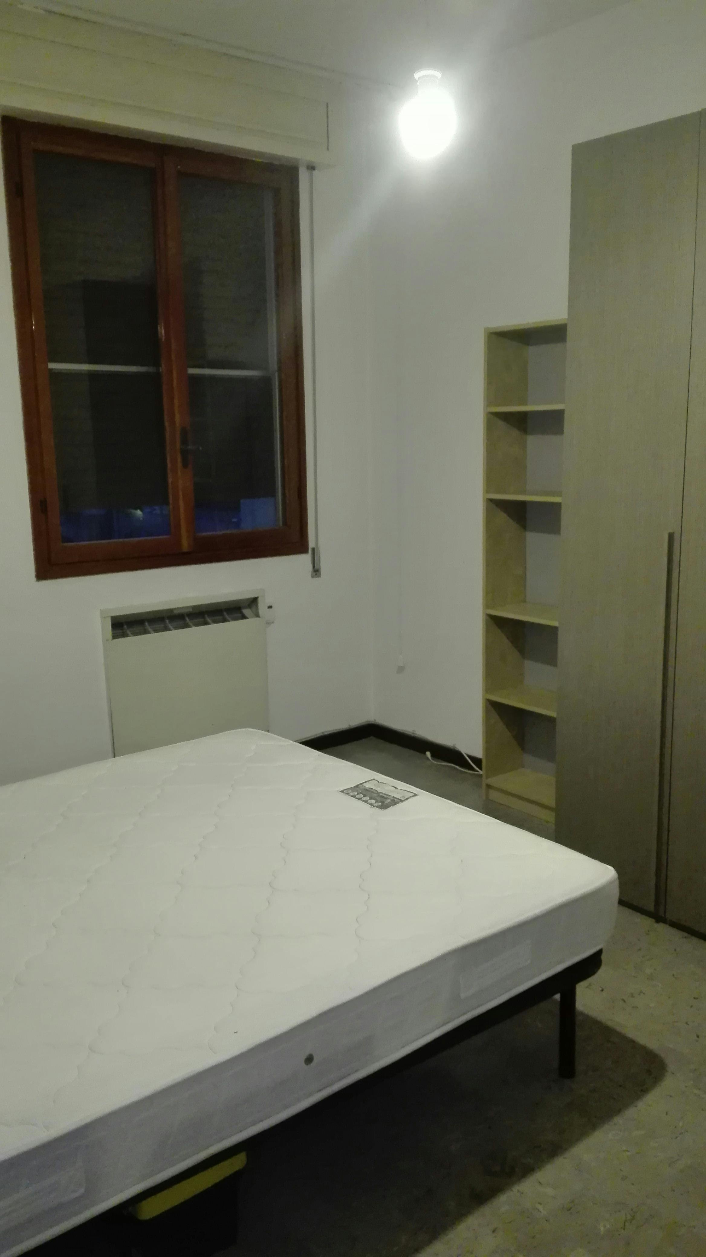 Shared room in Via Luigi Vestri, Bologna (937907) room image 2