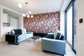公寓 正在以 €1,100 的月租出租，其位于 Brussels, Boulevard de la Cambre
