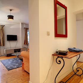 Apartment for rent for €1,100 per month in Brussels, Rue Philippe de Champagne