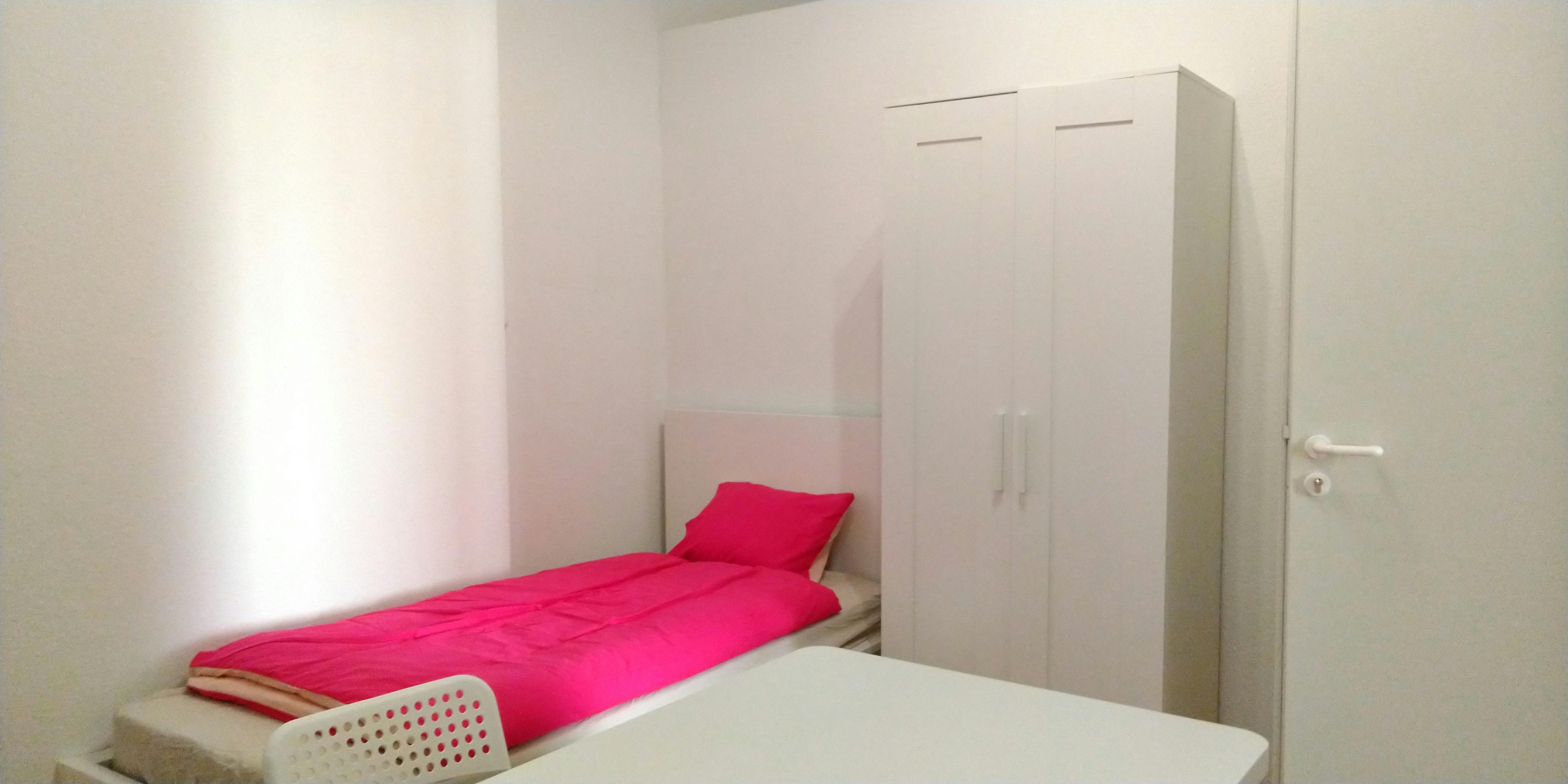 Shared room for rent for HUF 109,370 per month in Budapest, Falk Miksa utca
