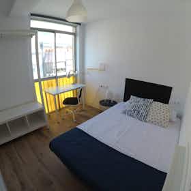 Private room for rent for €595 per month in L'Hospitalet de Llobregat, Carrer de l'Antiga Travessera