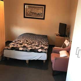 Apartment for rent for €1,925 per month in Zaventem, Vilvoordelaan