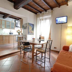 Apartment for rent for €1,350 per month in Florence, Via dei Canacci
