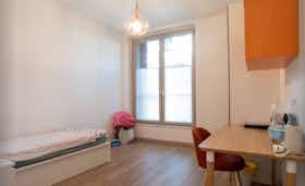 Private room for rent for €800 per month in Cologno Monzese, Via Risorgimento
