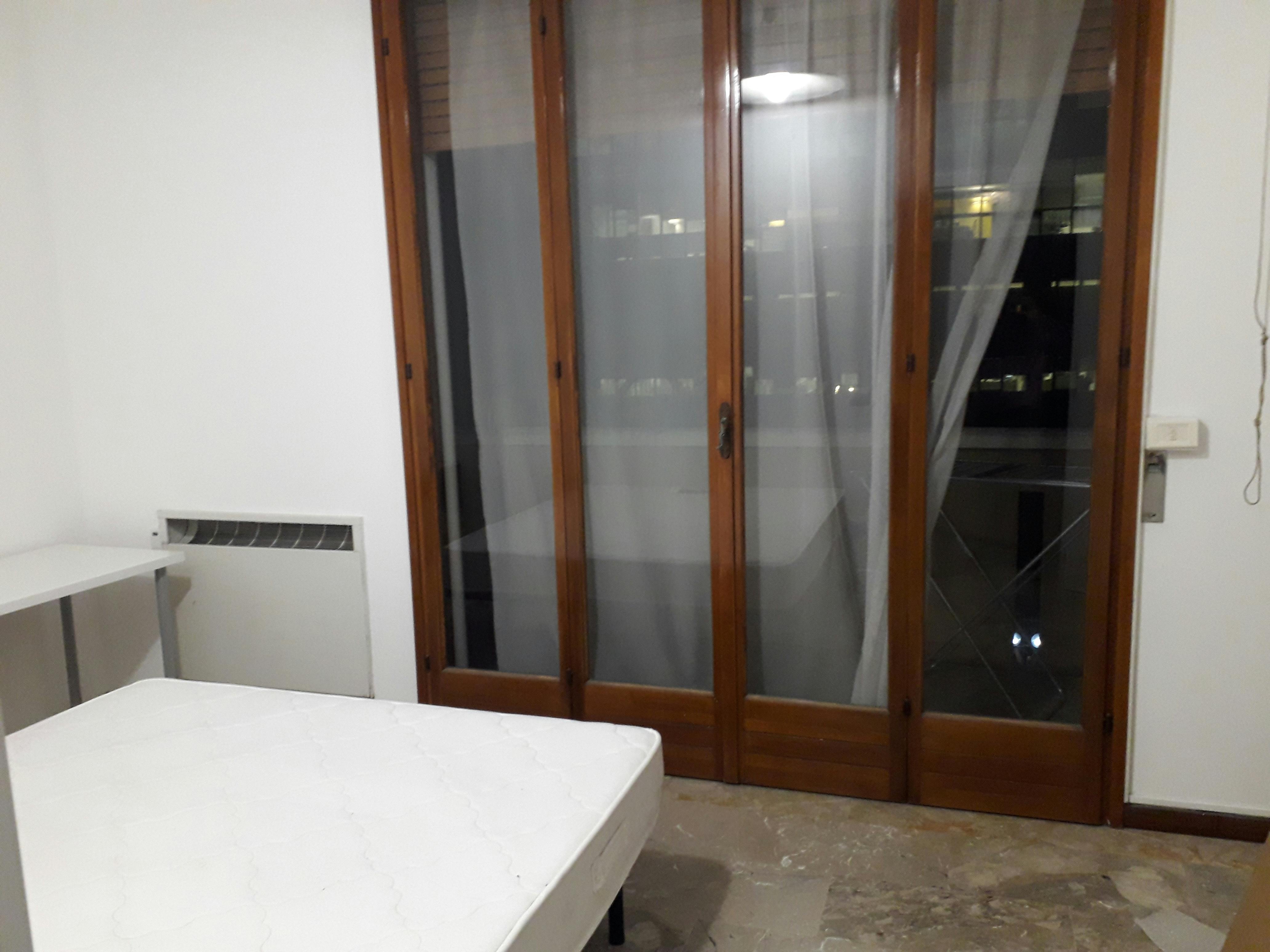 Общая комната сдается в аренду за 270 € в месяц в Bologna, Via Luigi Vestri