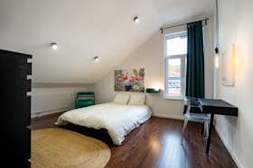 Private room for rent for €425 per month in Charleroi, Rue de Louvain
