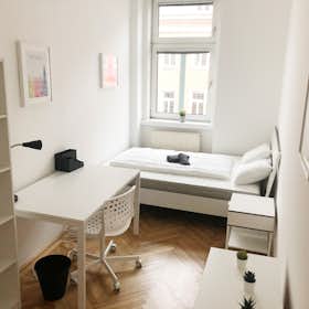 Private room for rent for €510 per month in Vienna, Laxenburger Straße