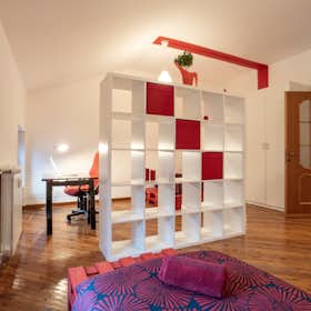 Shared room for rent for €510 per month in Milan, Via Eugenio Carpi