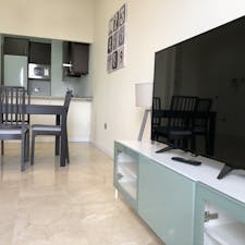 Apartment for rent for €1,150 per month in Madrid, Calle Laguna del Marquesado