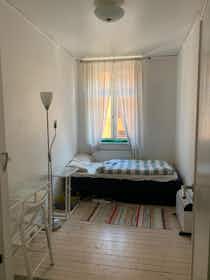 Отдельная комната сдается в аренду за 7 936 SEK в месяц в Stockholm, Tomtebogatan