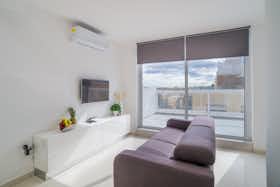 Apartment for rent for €2,956 per month in San Ġiljan, Triq il-Qaliet