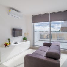 Apartment for rent for €2,956 per month in San Ġiljan, Triq il-Qaliet