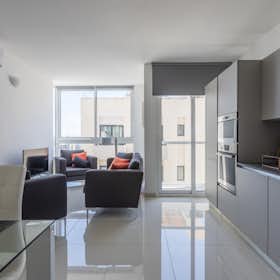 公寓 正在以 €2,993 的月租出租，其位于 San Ġiljan, Triq il-Qaliet