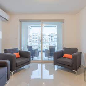 Apartament de închiriat pentru 3.397 EUR pe lună în San Ġiljan, Triq Spinola