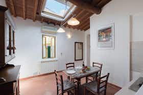Apartment for rent for €1,350 per month in Florence, Via Senese