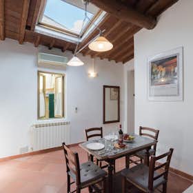 Apartment for rent for €1,350 per month in Florence, Via Senese