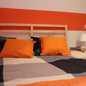Private room for rent for €515 per month in Barcelona, Plaça del Doctor Letamendi