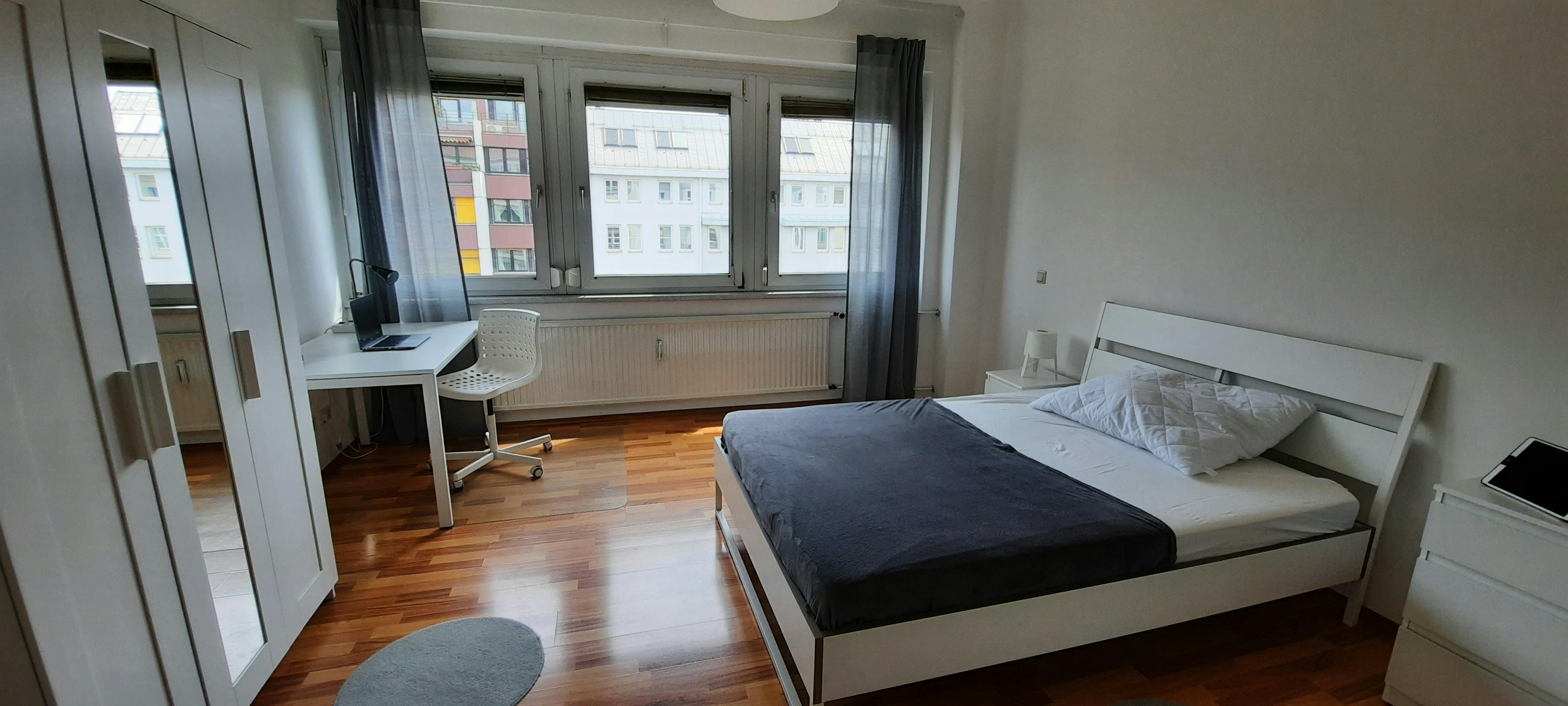 Franzensbrückenstraße, Vienna preview