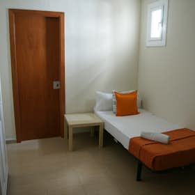 Private room for rent for €1,000 per month in Barcelona, Carrer de Ferran