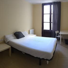 Private room for rent for €1,500 per month in Barcelona, Carrer de Ferran