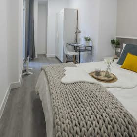 Private room for rent for €670 per month in Madrid, Calle del Ferrocarril