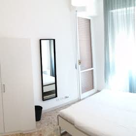 Приватна кімната за оренду для 720 EUR на місяць у Florence, Via Francesco Baracca