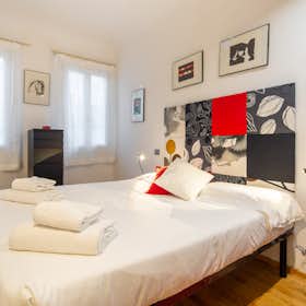 Apartment for rent for €1,320 per month in Florence, Via Santa Reparata