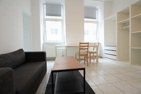 Lägenhet att hyra för 730 € i månaden i Vienna, Sechshauser Gürtel
