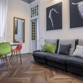 Apartment for rent for €3,358 per month in Milan, Via Piero della Francesca