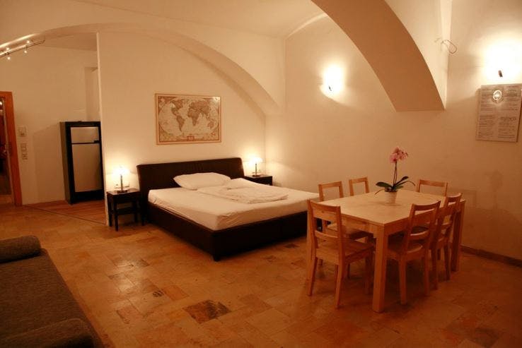 Apartment for rent for €3,600 per month in Vienna, Schützengasse