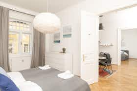 Apartment for rent for €2,670 per month in Graz, Am Ring