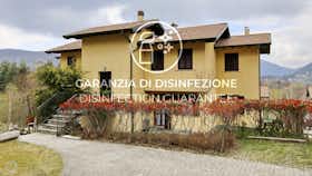 Apartament de închiriat pentru 1.140 EUR pe lună în Alta Valle Intelvi, Località Piano delle Noci