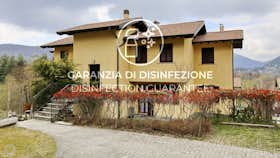 Mieszkanie do wynajęcia za 1178 € miesięcznie w mieście Alta Valle Intelvi, Località Piano delle Noci