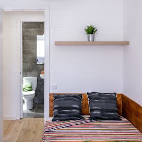 Private room for rent for €545 per month in L'Hospitalet de Llobregat, Carrer d'Occident