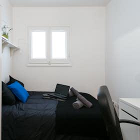 Private room for rent for €649 per month in Barcelona, Carrer d'Alí bei